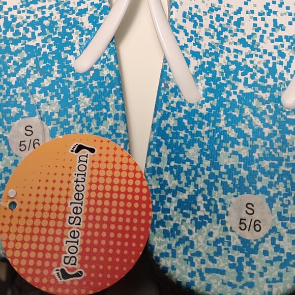 Sole Selection white, green & blue flip flop sandals, new with tags, sz. S (5/6) - Picture 2 of 5